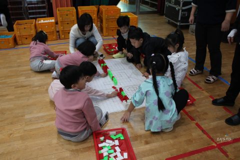 2025학년도 제103주년 어린이날 기념 협동 도미노 놀이               의성 금성초등학교 사진 19